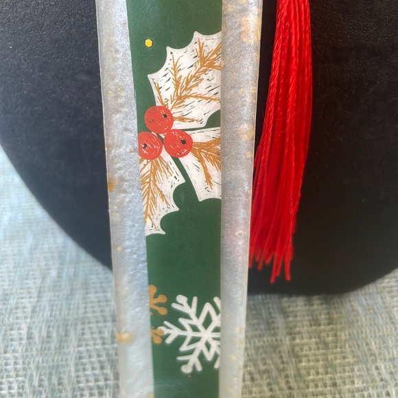 XMAS Handmade Festive Holiday Bookmark medium White with Green Strip - Picture 5 of 8